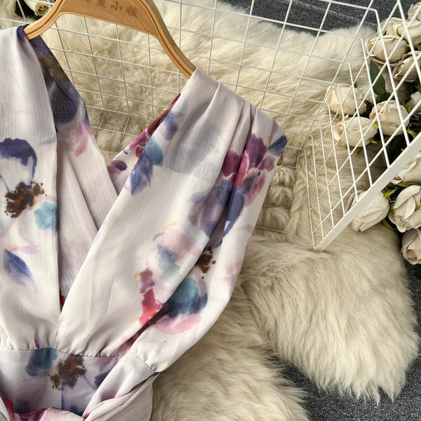 V-neck Sleeveless Floral Pleated Dress