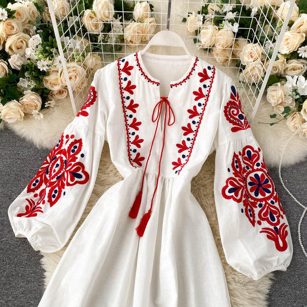 Embroidered Floral Round-neck Pleated Dress