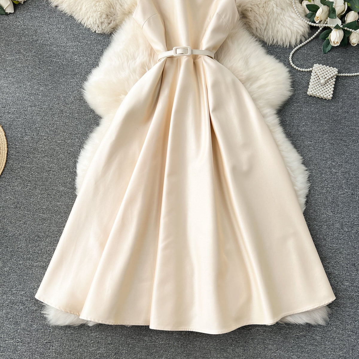 Courtly Sleeveless Solid Color Dress