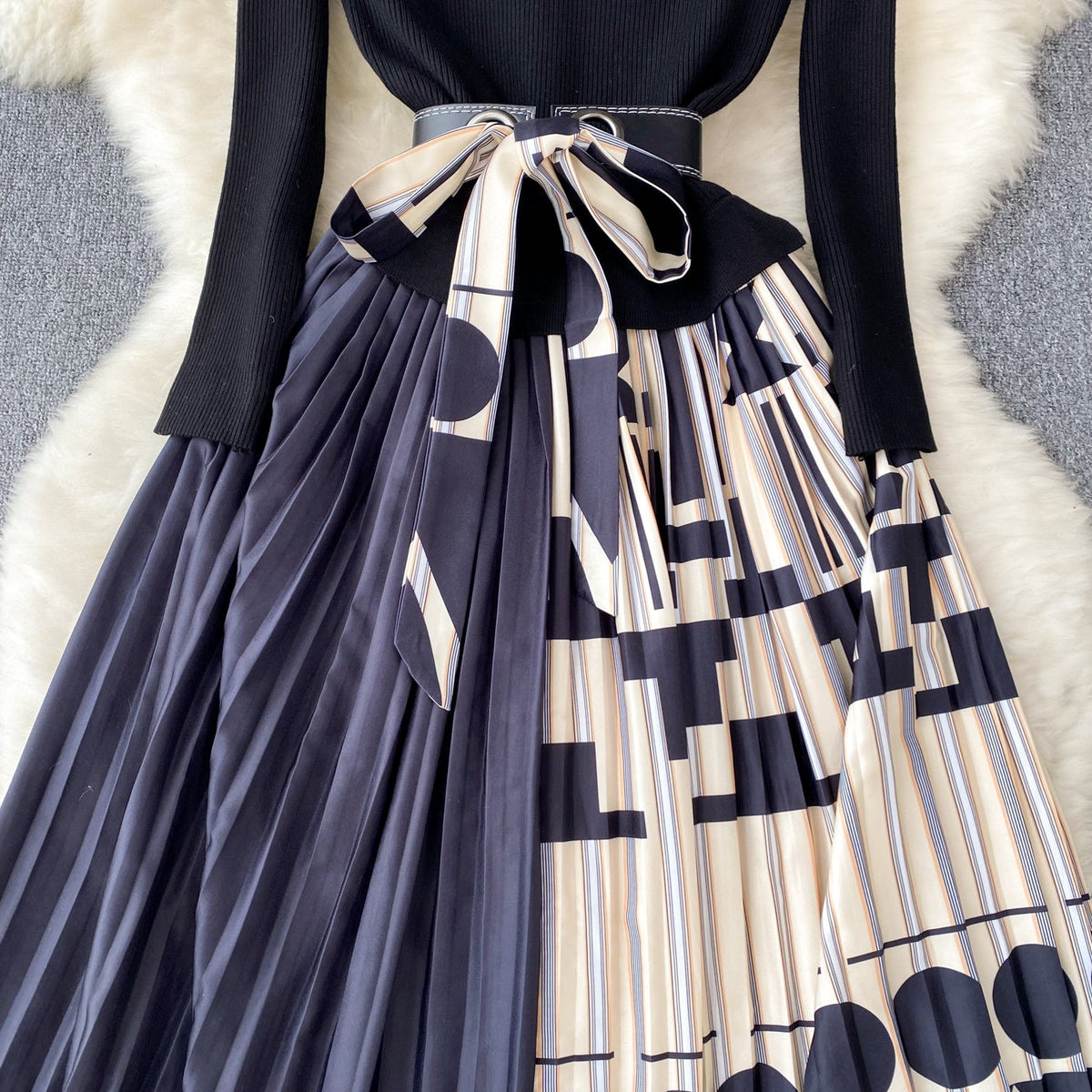 Lace-up Printed Pleated Knitted Dress