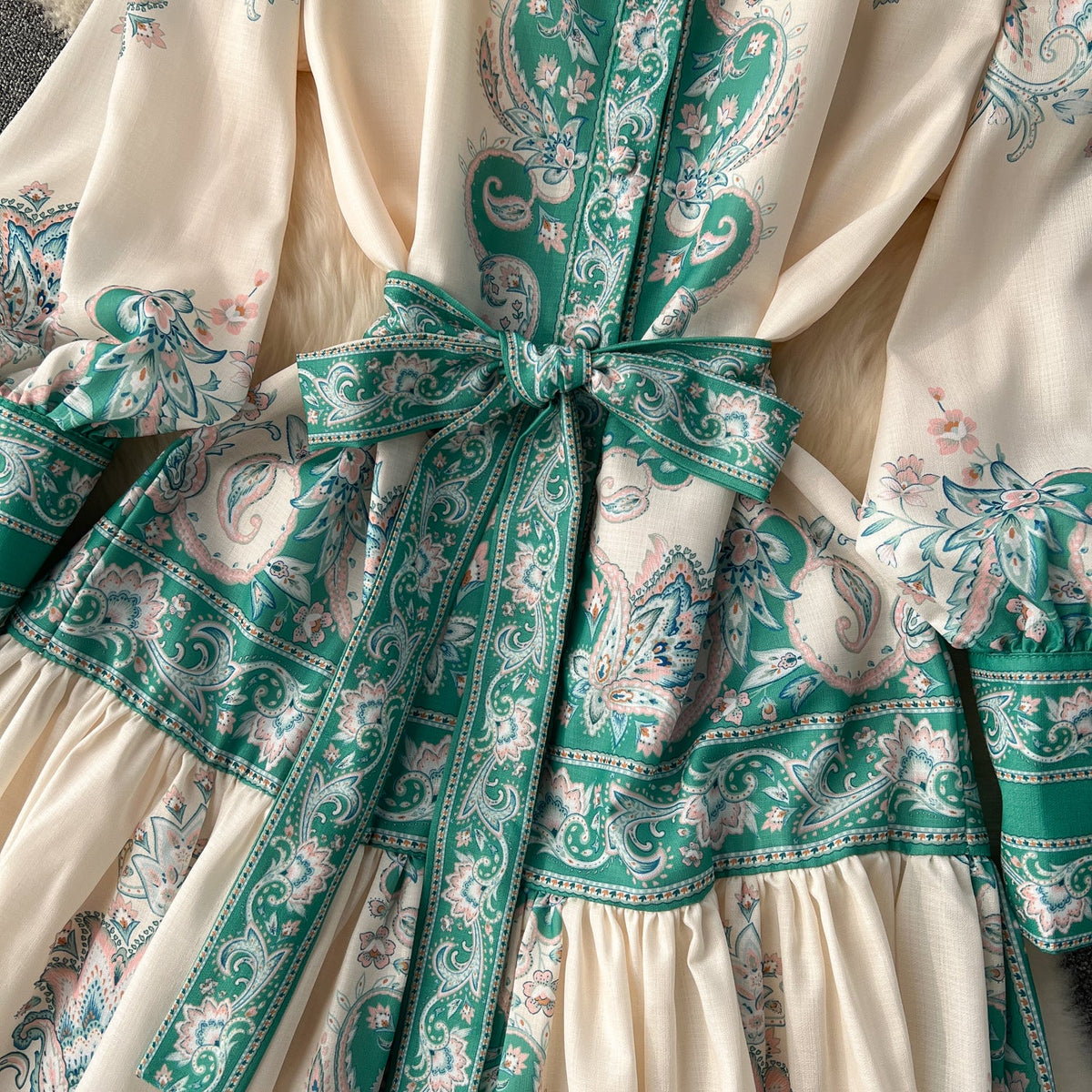Courtly Puffy Sleeve Lace-up Floral Dress