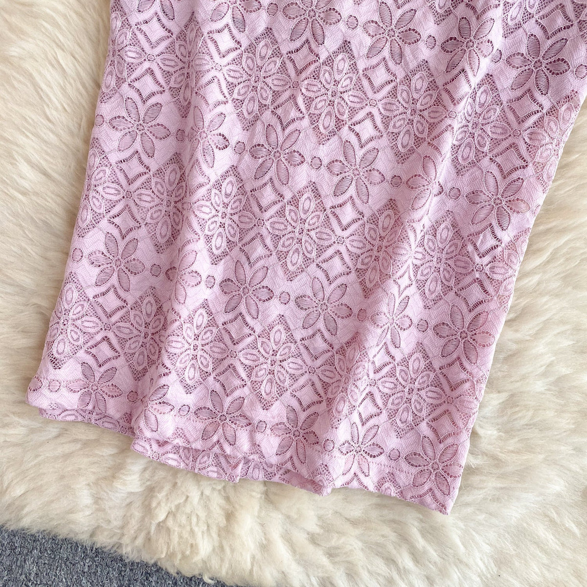 Sweetie Hip-wrapping Pink Lace Dress