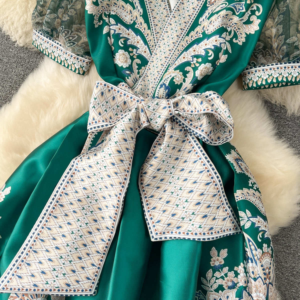 Courtly V-neck Bow Floral Dress