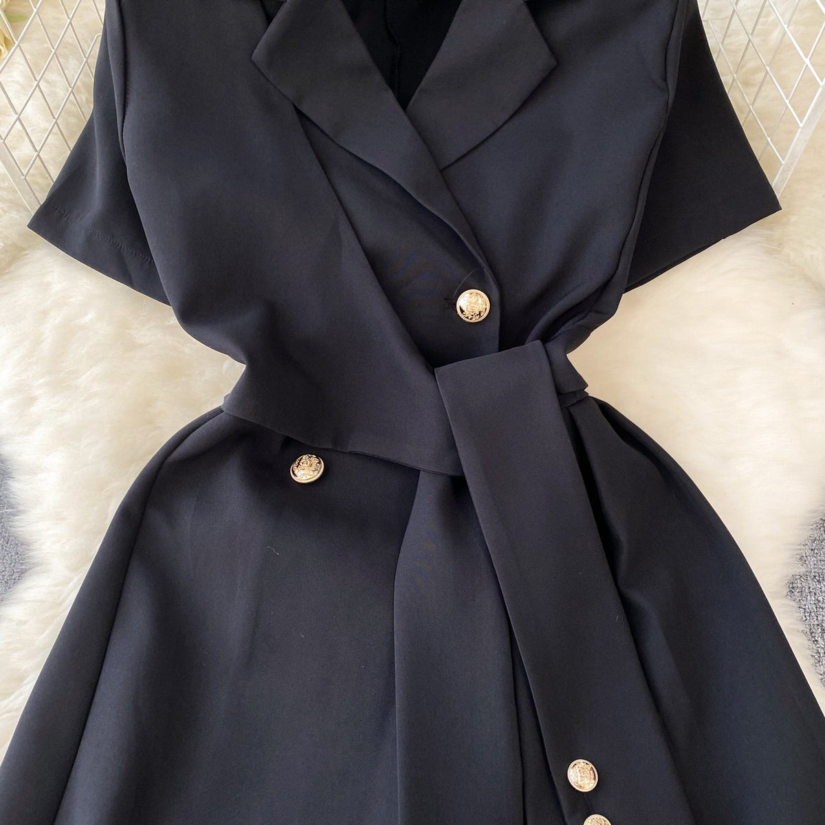 Vintage Lapeled Lace-up Black Dress