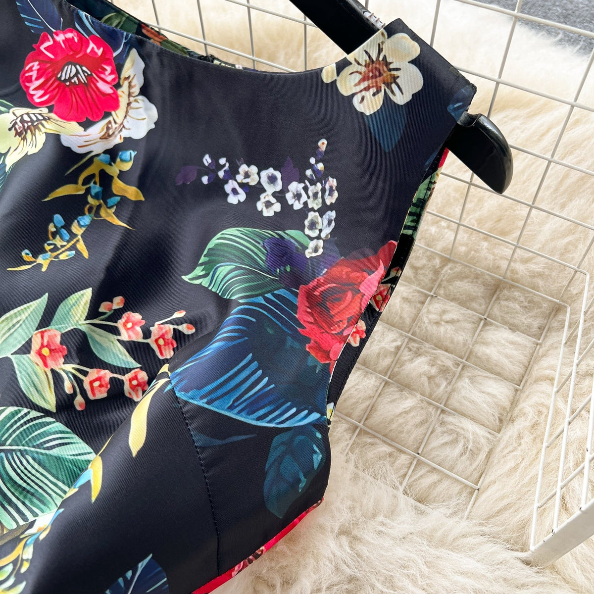 Courtly Sleeveless Floral Printed Dress