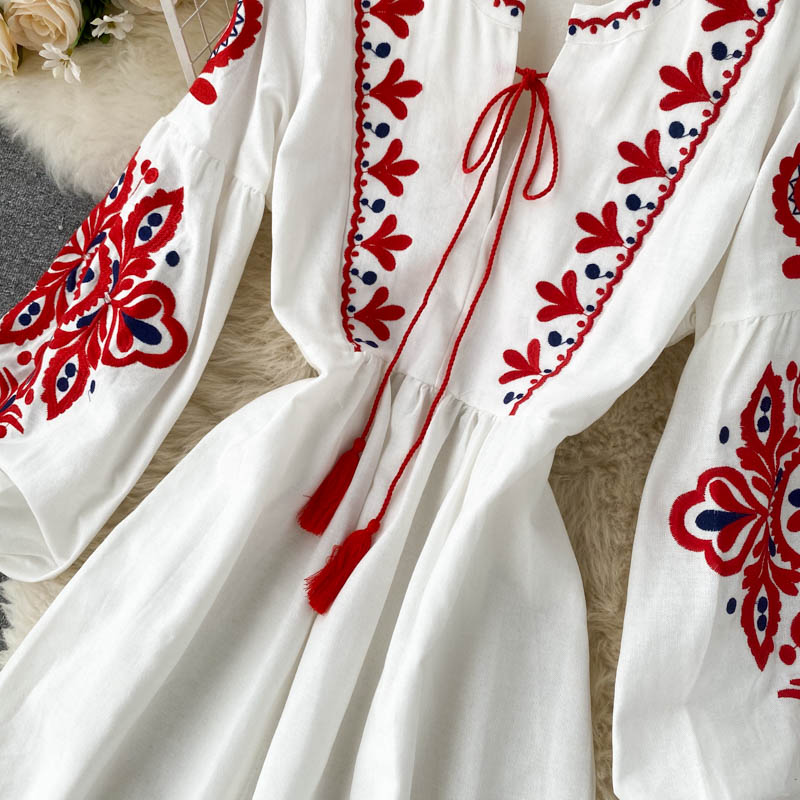 Embroidered Floral Round-neck Pleated Dress