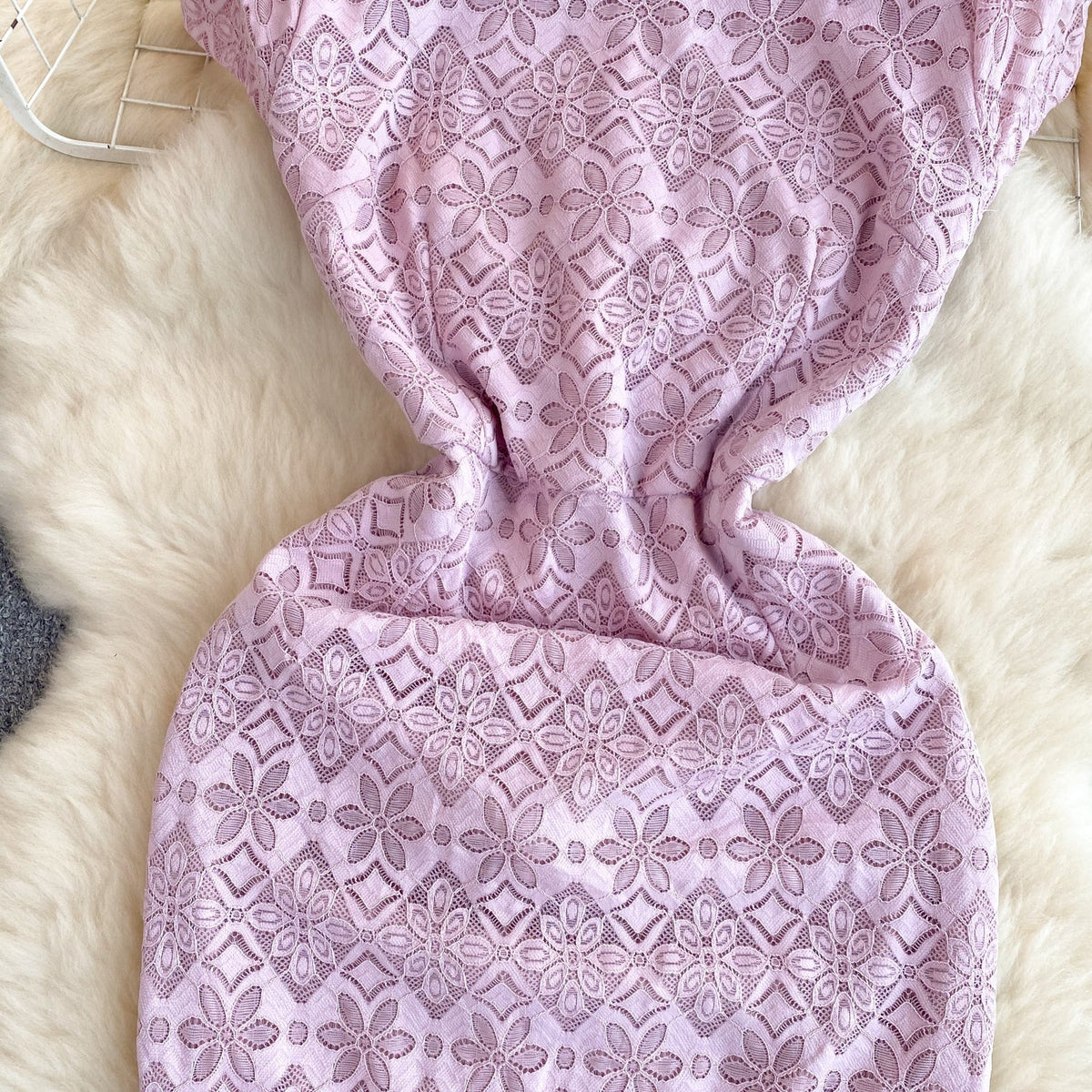Sweetie Hip-wrapping Pink Lace Dress