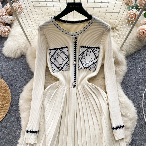 Round Collar Pleated Knitted Dress