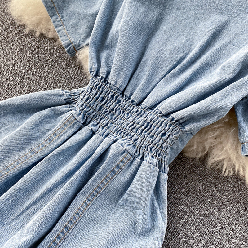 Denim V-yaka Düğmeli Bel Elbisesi