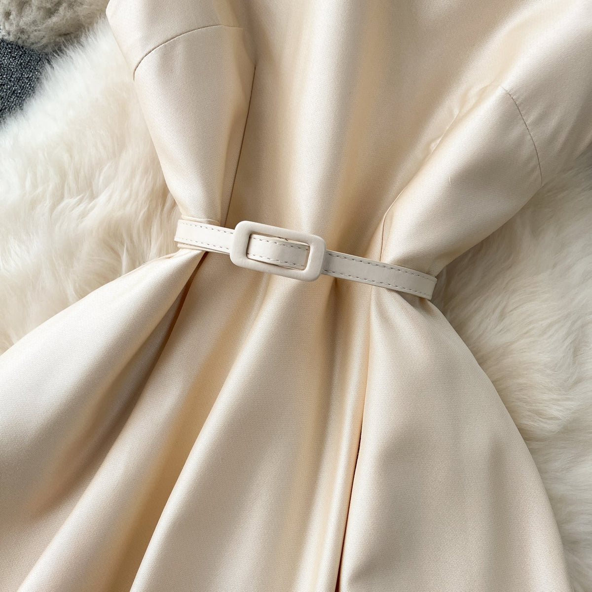 Courtly Sleeveless Solid Color Dress