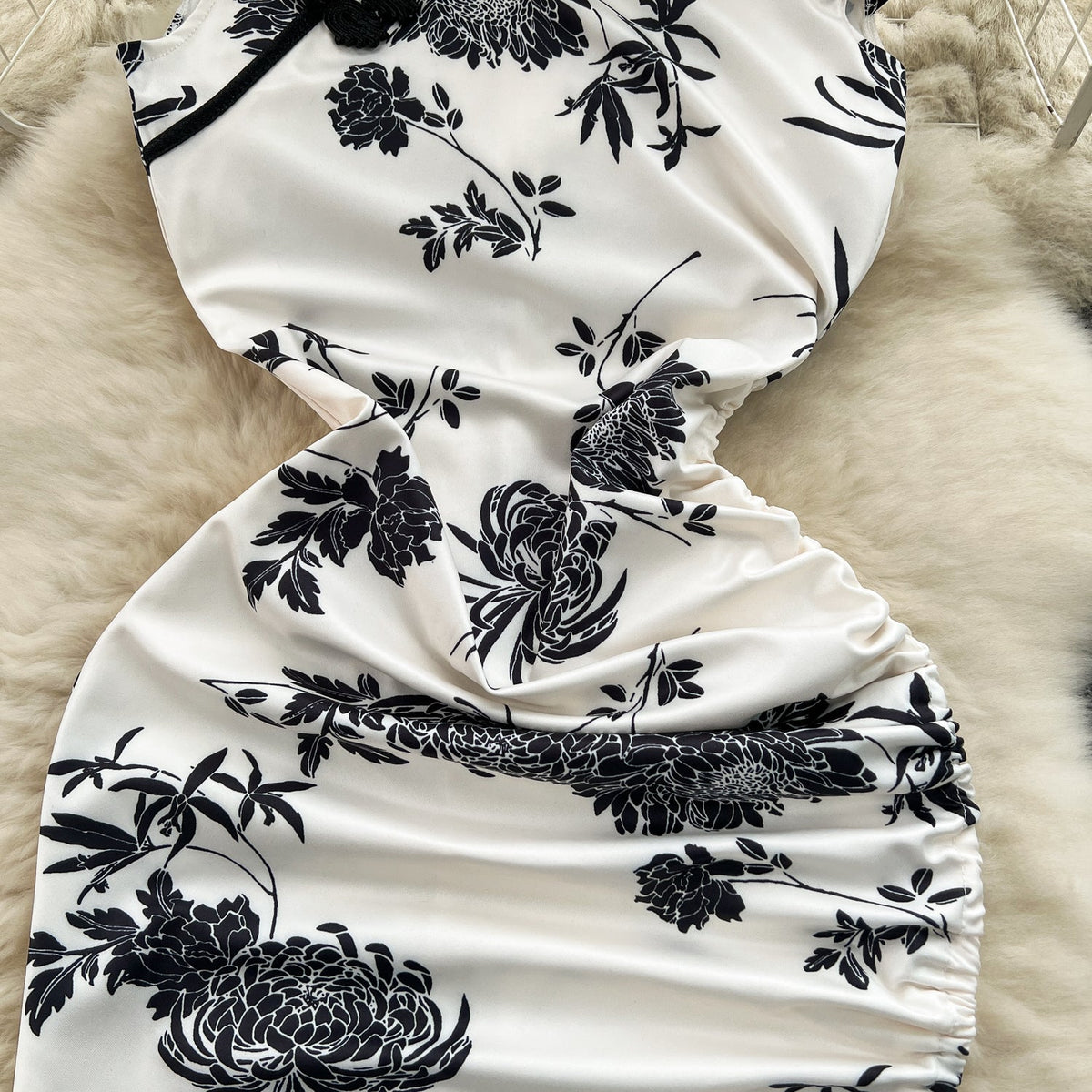 Ethnic Floral Printed Hip-wrapping Cheongsam