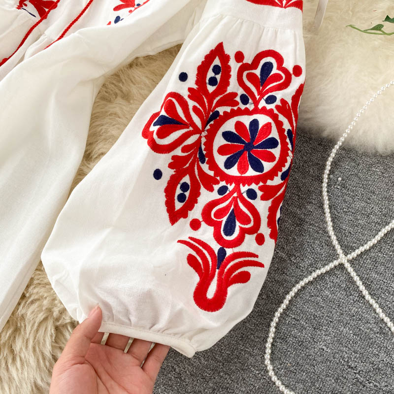 Embroidered Floral Round-neck Pleated Dress