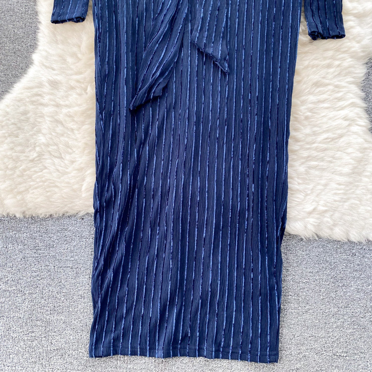 V-neck Solid Color Lace-up Dress