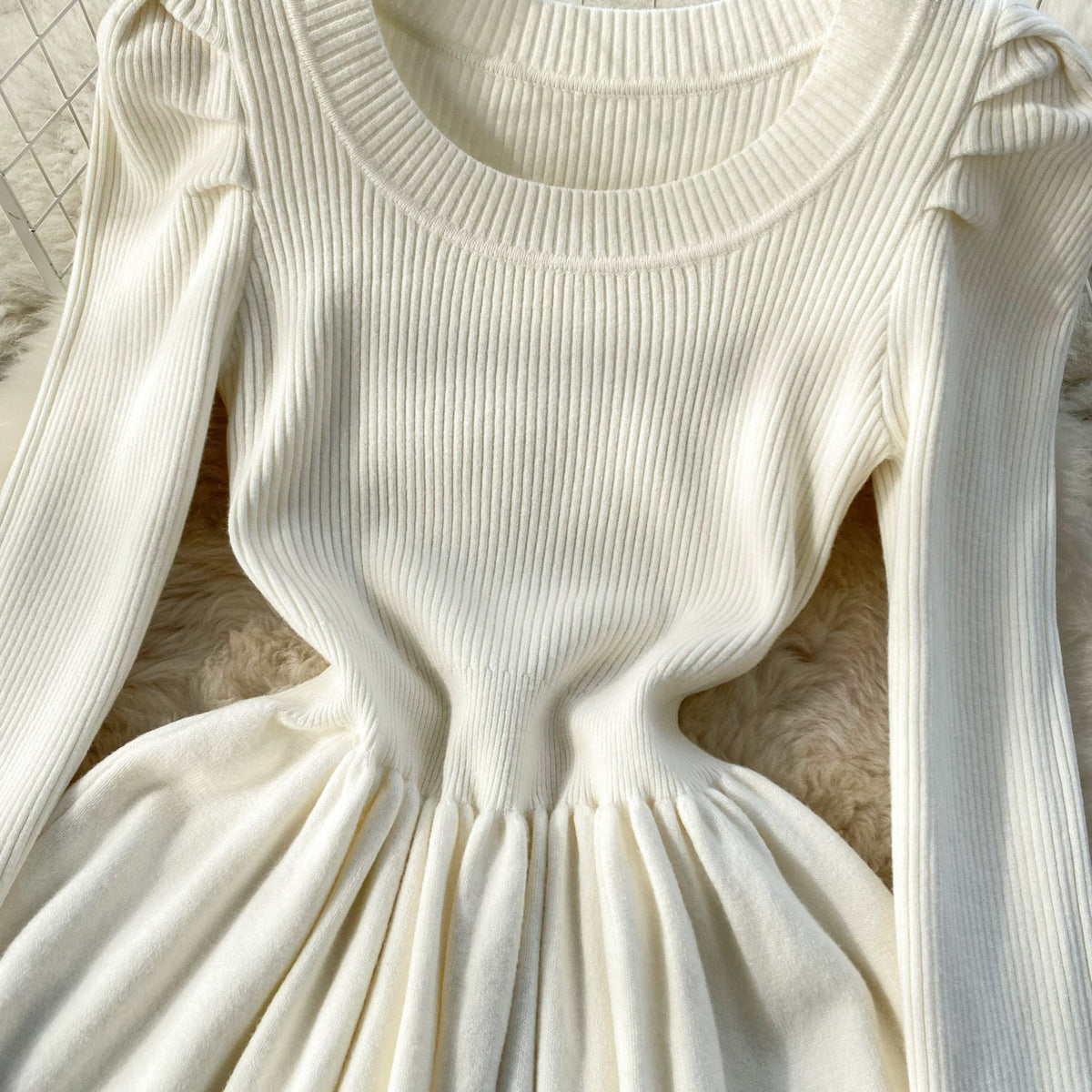 Simple Design Crew Neck Knitted Dress
