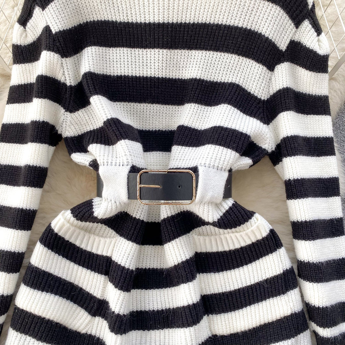 Color Blocking Striped Knitted Dress