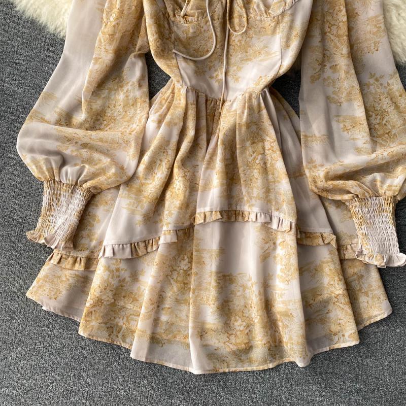 High-end Square Collar Lace-up Floral Dress