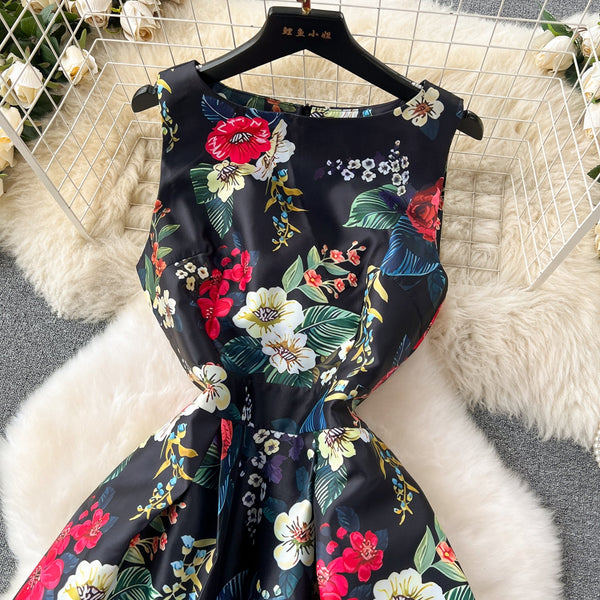 Courtly Sleeveless Floral Printed Dress