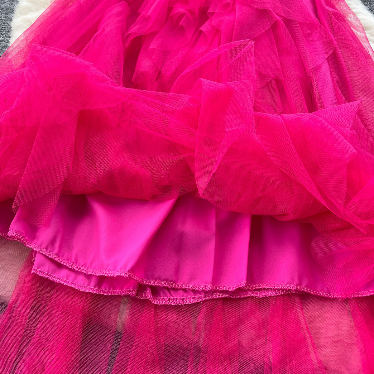 V-neck Mesh Patchwork Puffy Dress