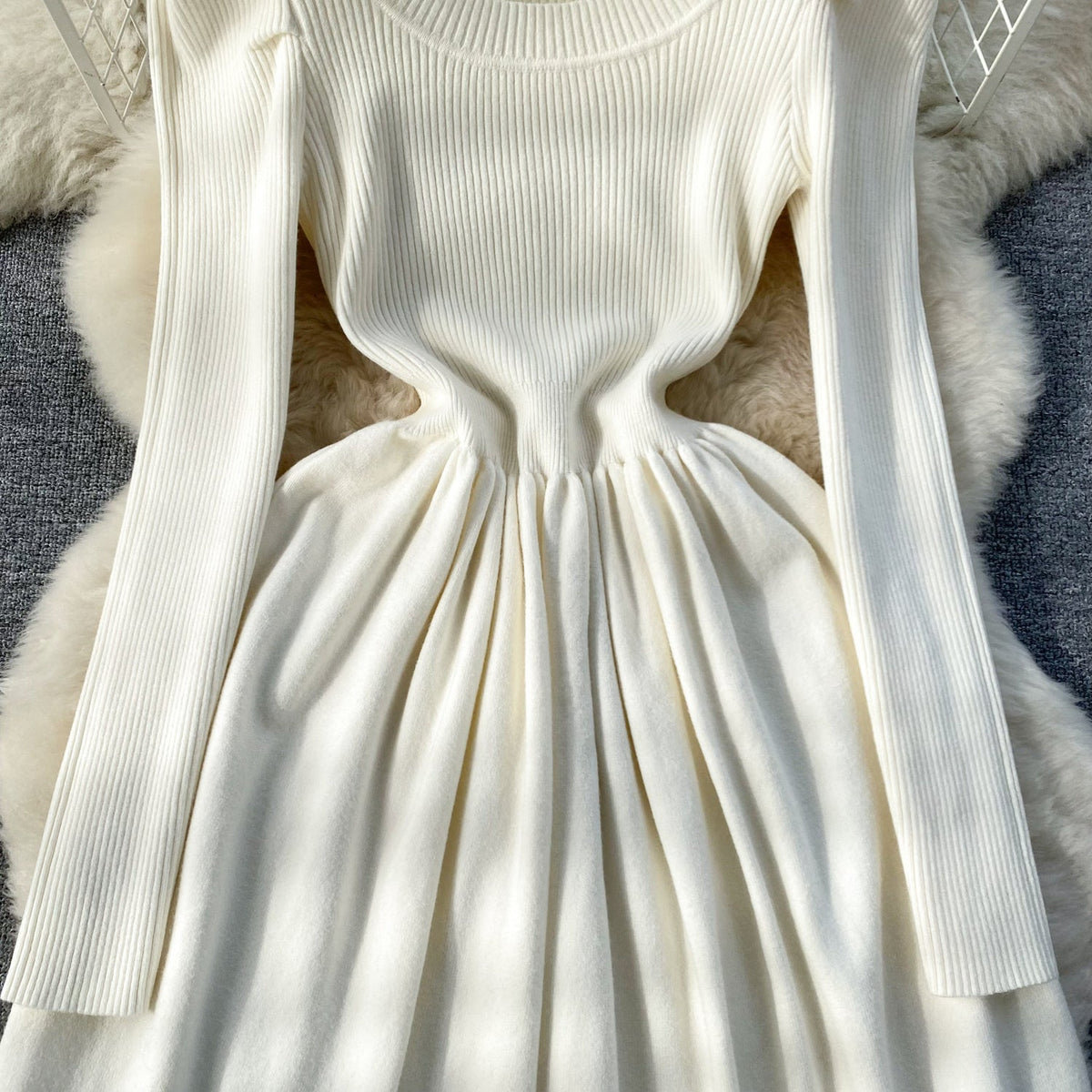 Simple Design Crew Neck Knitted Dress