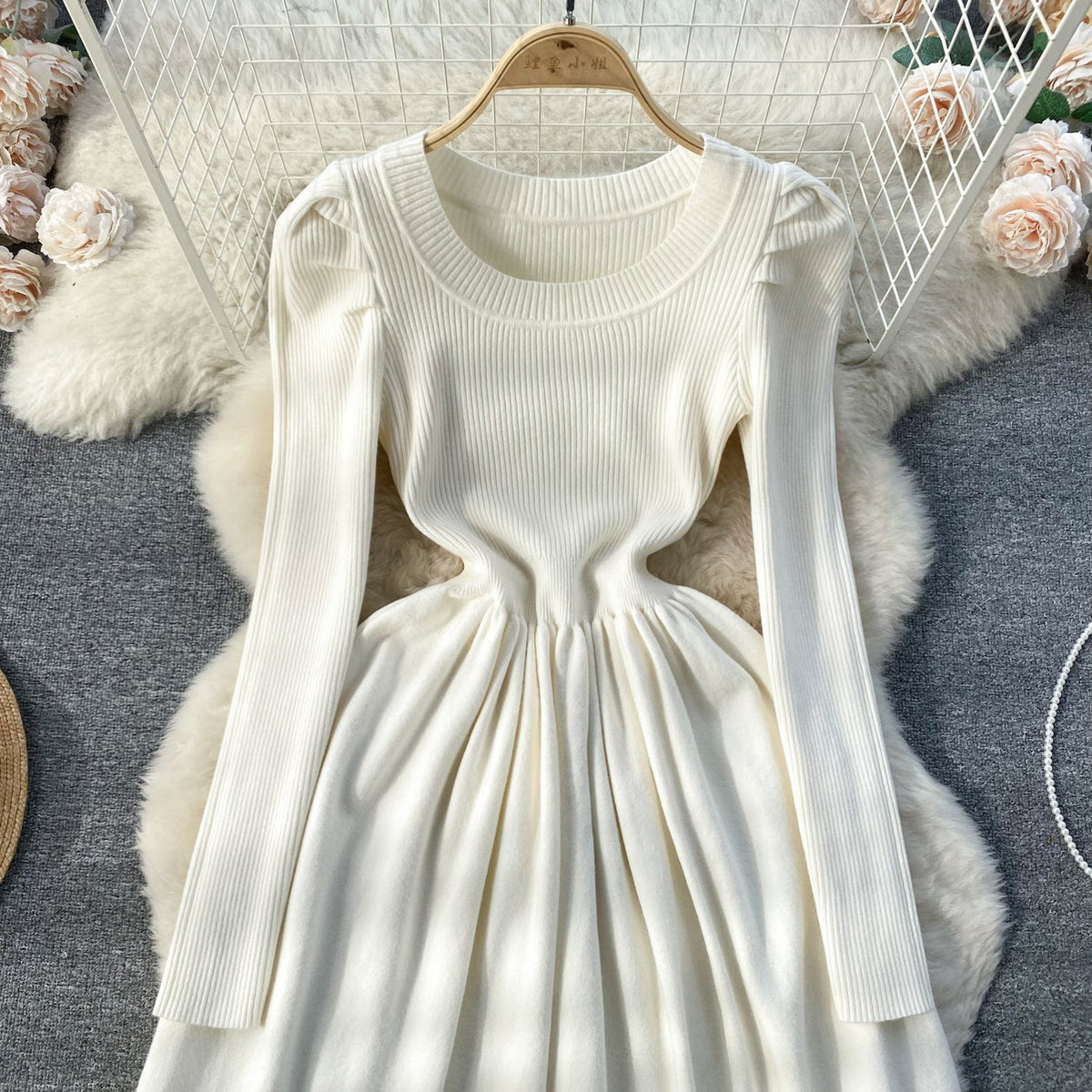 Simple Design Crew Neck Knitted Dress