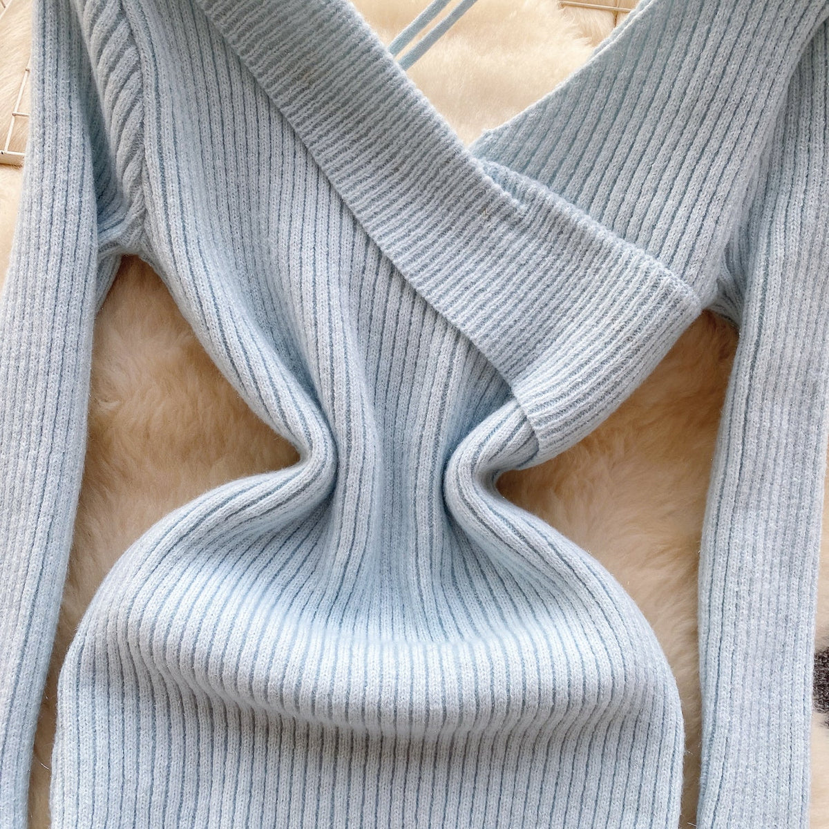 Niche V-neck Slim-fit Knitted Dress
