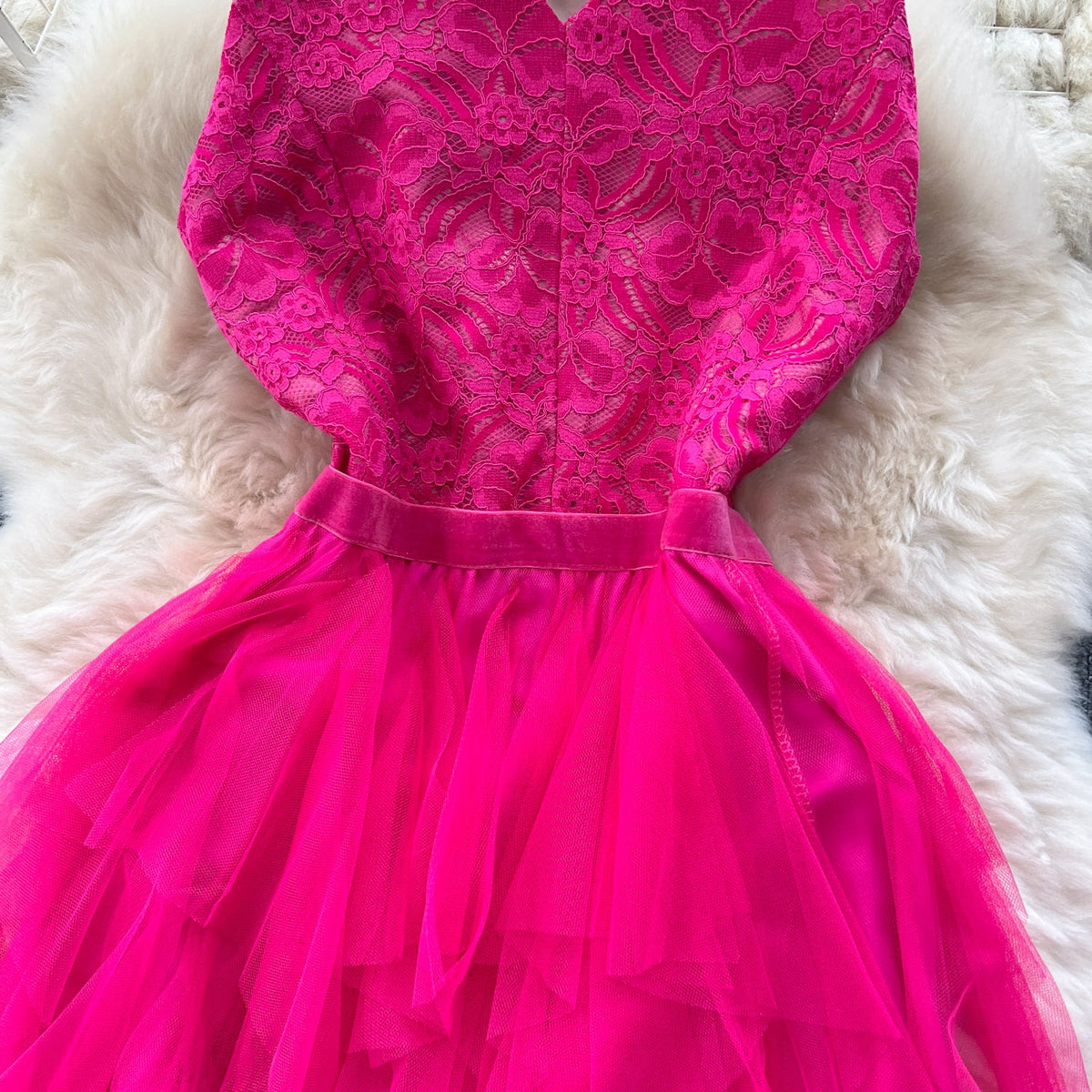 V-neck Mesh Patchwork Puffy Dress