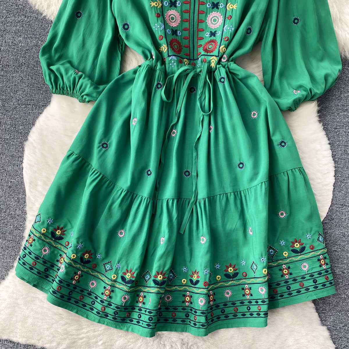 Bohem Nakışlı İpli Çiçekli Elbise