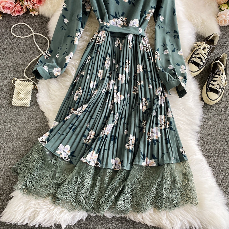 Floral Lace Patchwork Pleated Dress