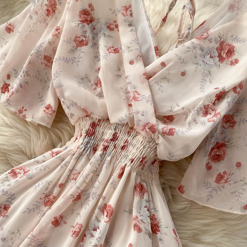 V-yaka Slim Chiffon Çiçekli Elbise