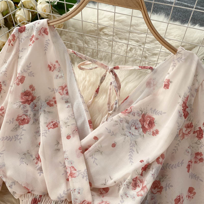 V-yaka Slim Chiffon Çiçekli Elbise