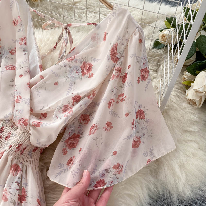 V-yaka Slim Chiffon Çiçekli Elbise