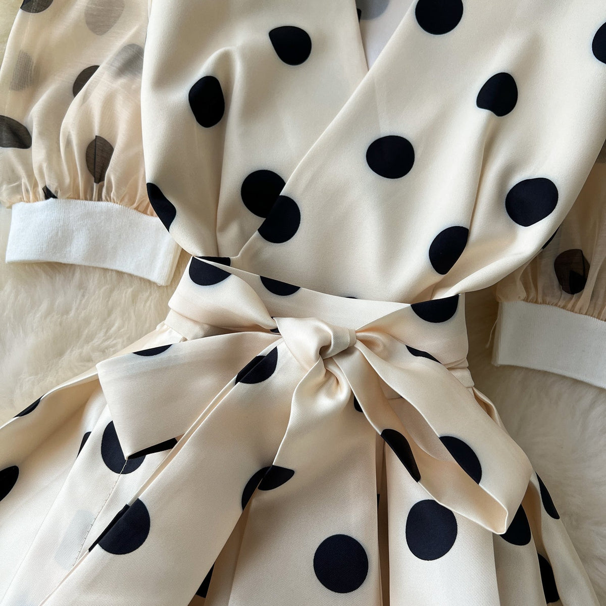 V-neck Polka Dot Puffy Dress