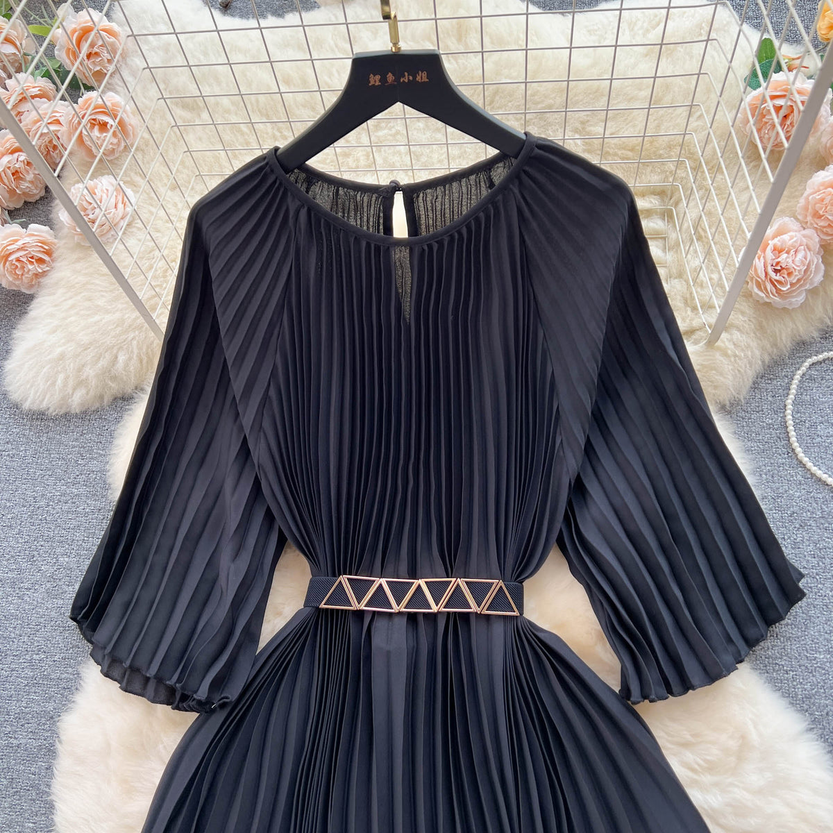 Elegant Round Collar Pleated Dress