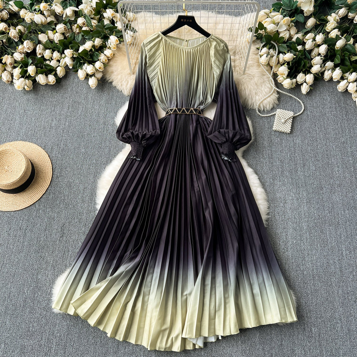 Elegant Gradient Color Pleated Dress