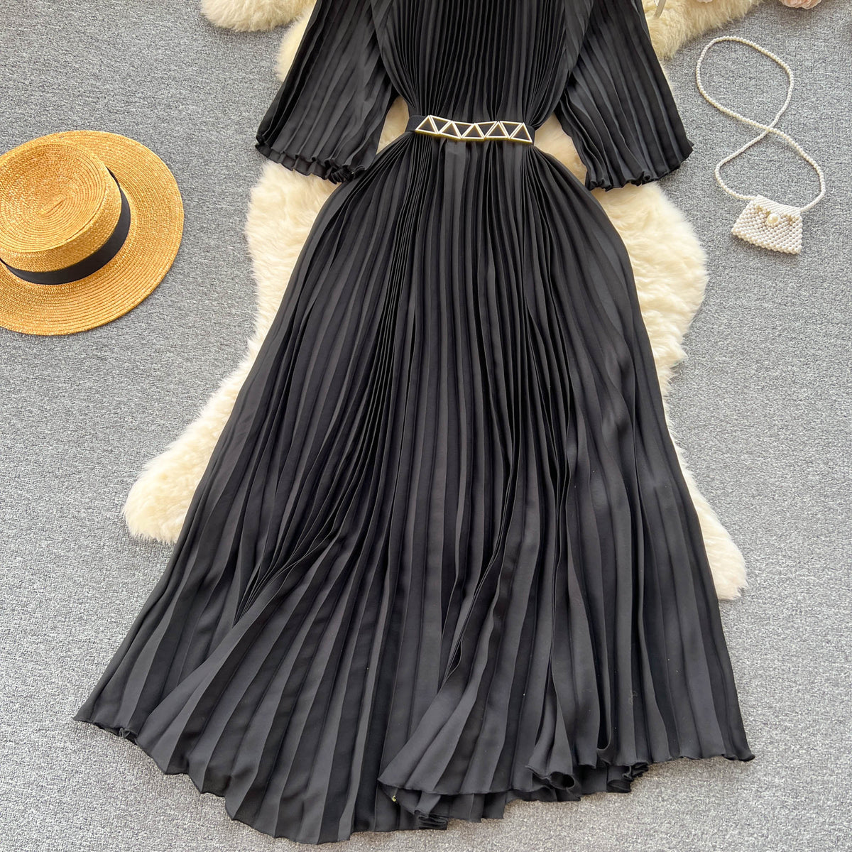 Elegant Round Collar Pleated Dress