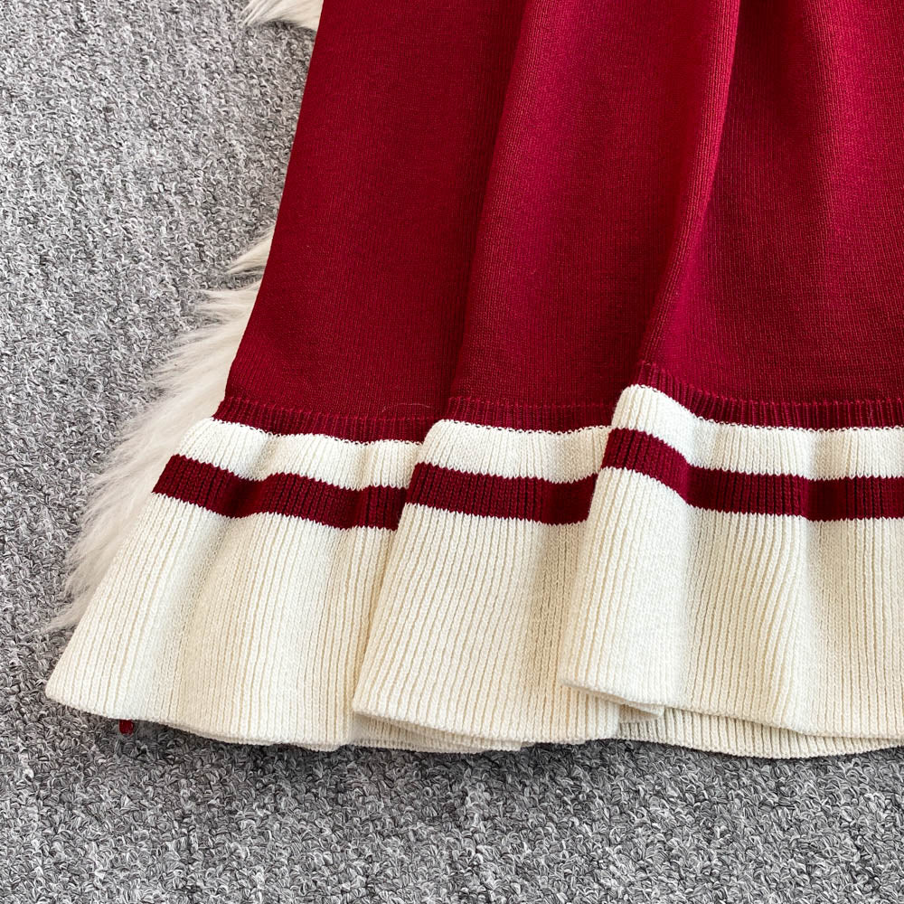 Bow Embroidered Pleated Knitted Dress