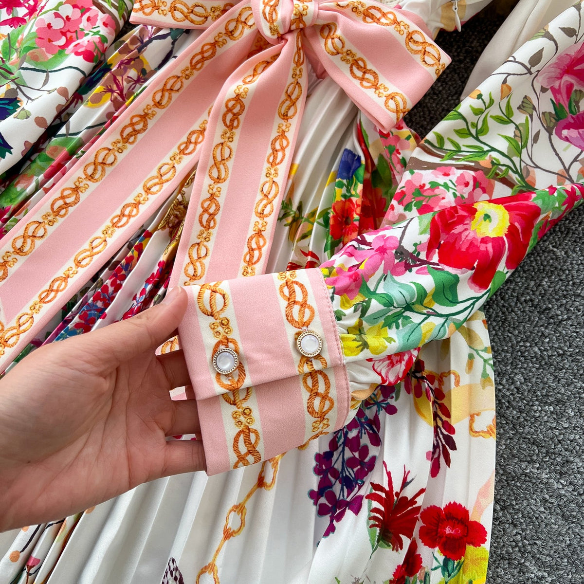 Lace Patchwork Floral Pleated Dress