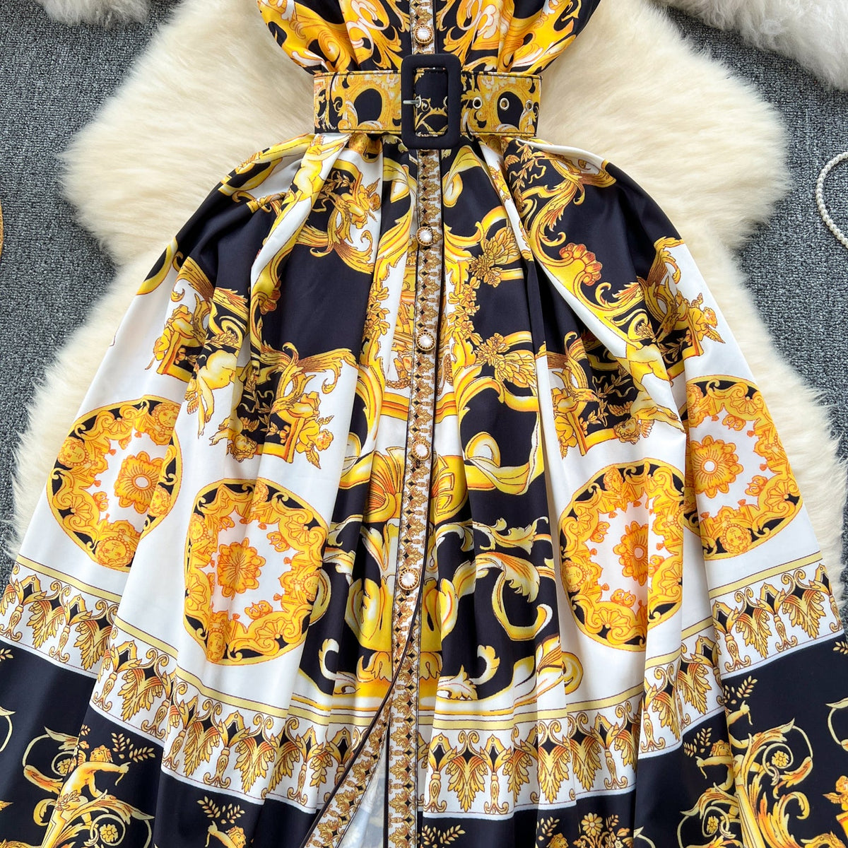 Courtly Sleeveless Lapeled Floral Dress
