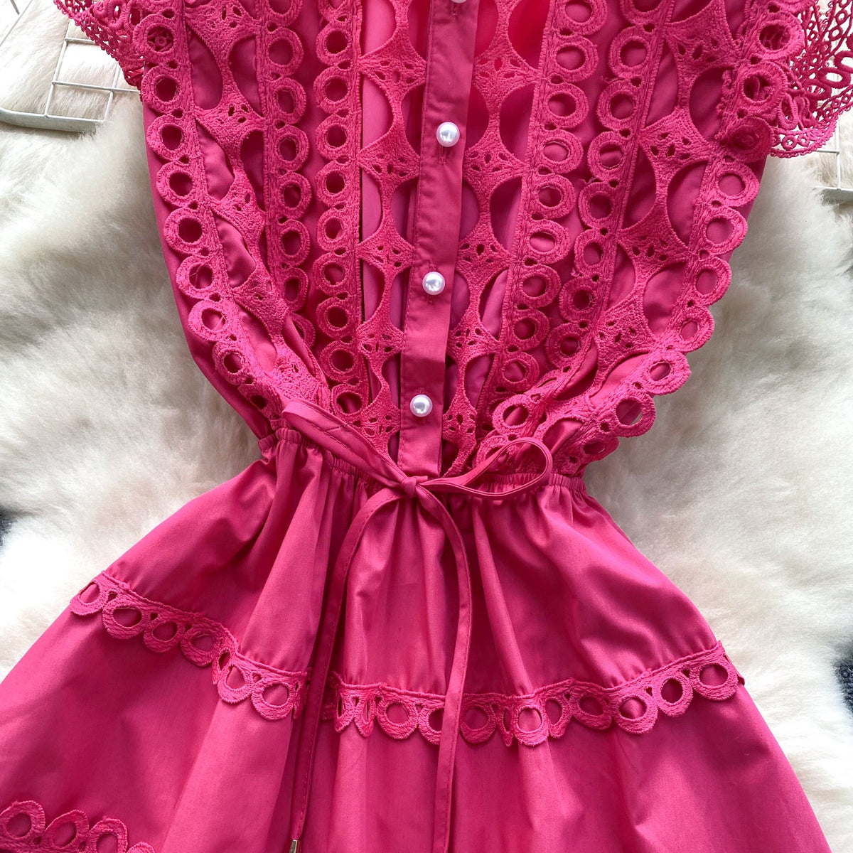 Elegant Hollowed Lace Sleeveless Dress