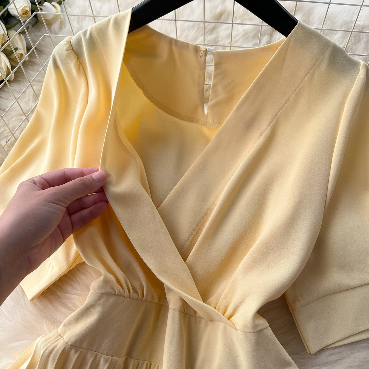 Solid Color V-neck Pleated Dress