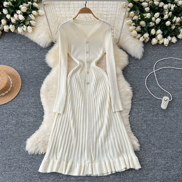 Delicate V-neck Pleated Knitted Dress