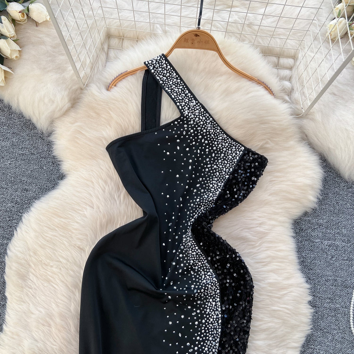 One-shoulder Sequined Black Party Dress
