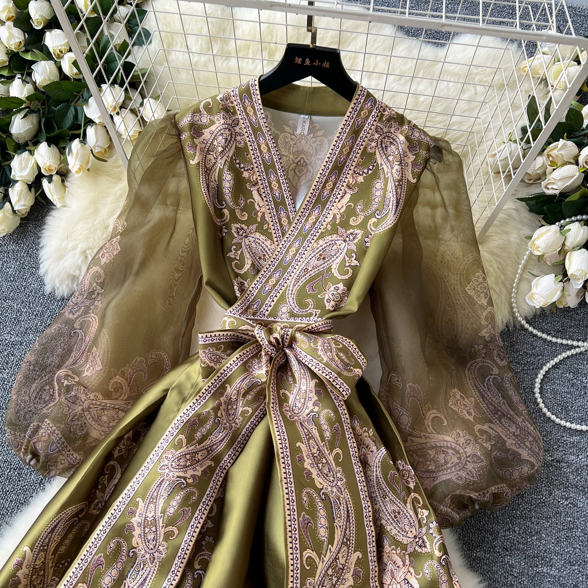 Courtly Floral Printed One-piece Dress