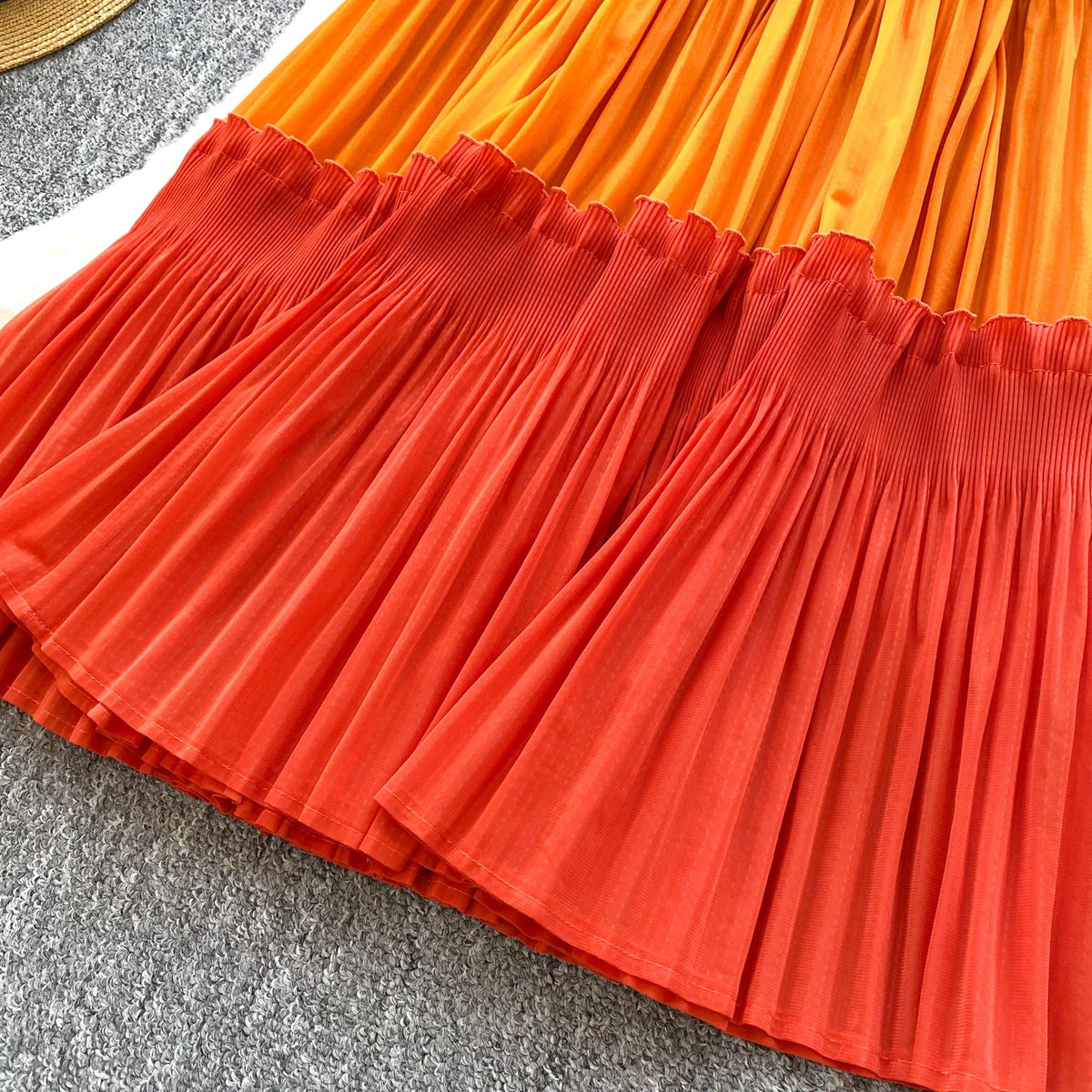Niche Color Blocking Pleated Dress