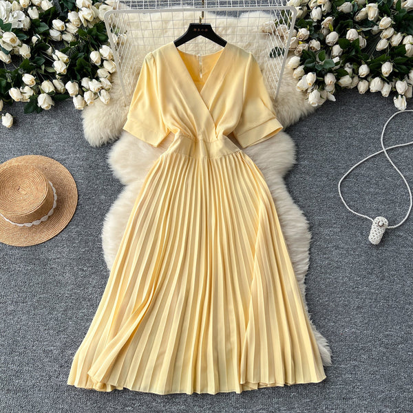 Solid Color V-neck Pleated Dress