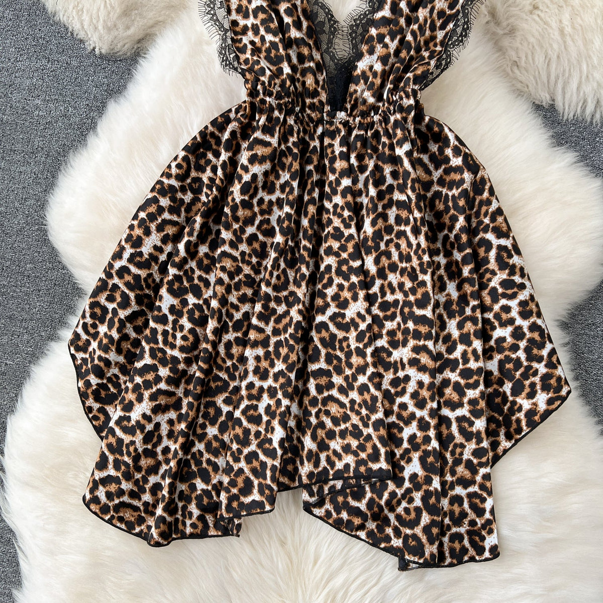 Leopard Printed V-neck Patchwork Dress