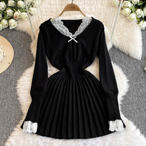Lace Trim Pleated Knitted Dress