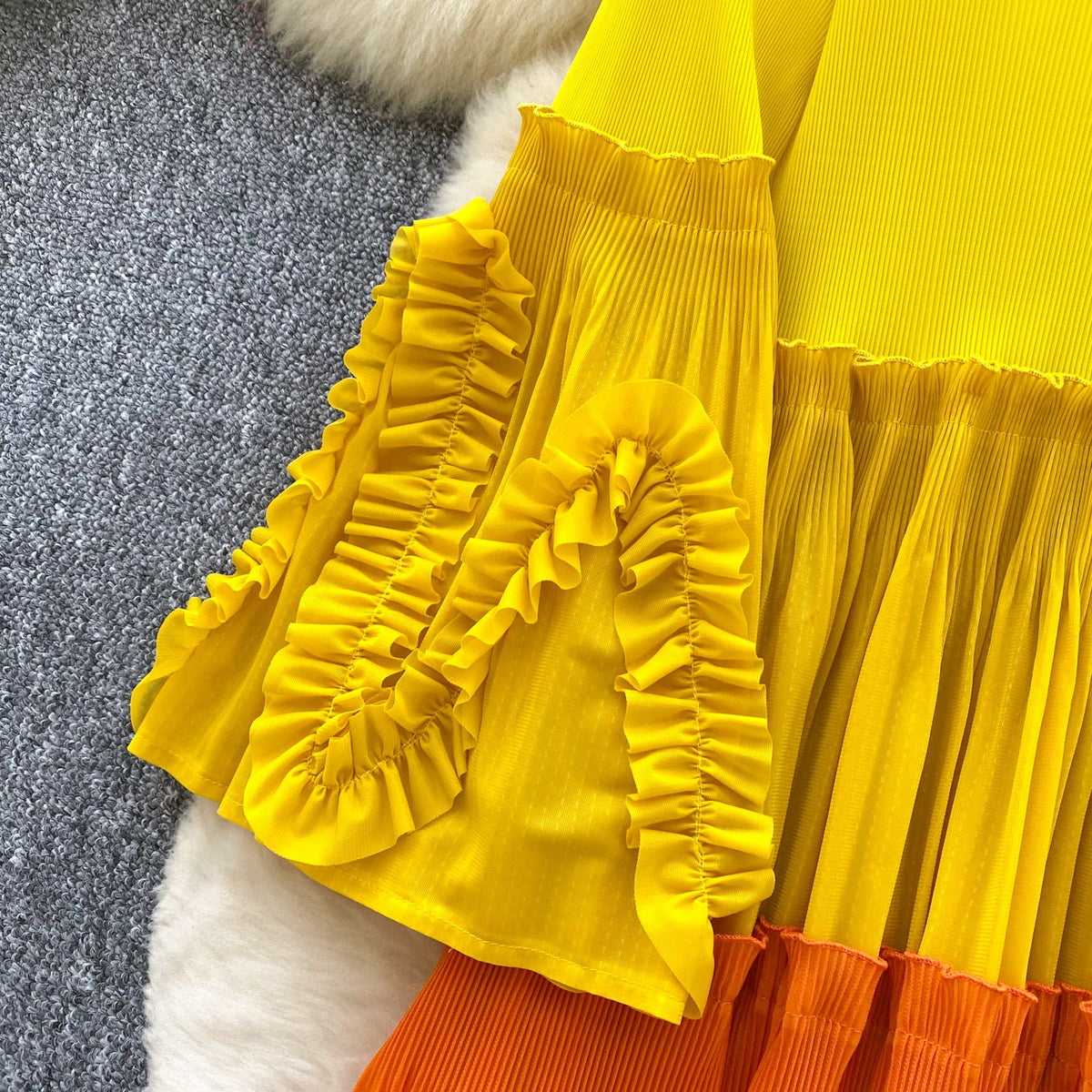 Niche Color Blocking Pleated Dress