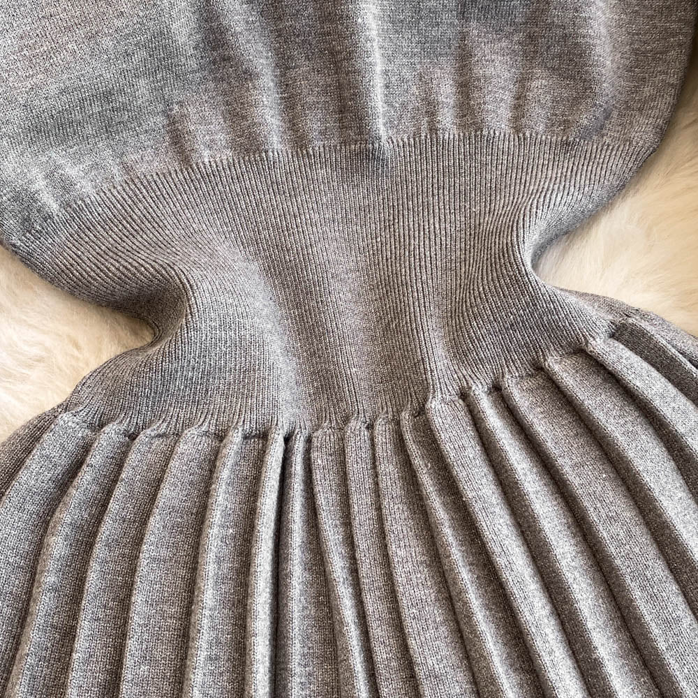 Lace Trim Pleated Knitted Dress