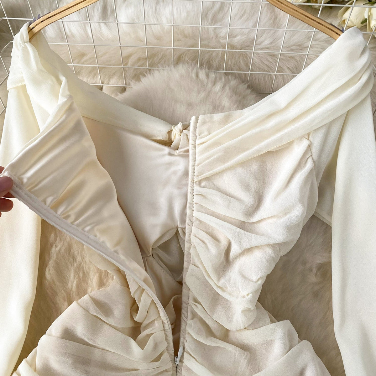 Off-shoulder Bow Hollowed Puffy Sleeve
